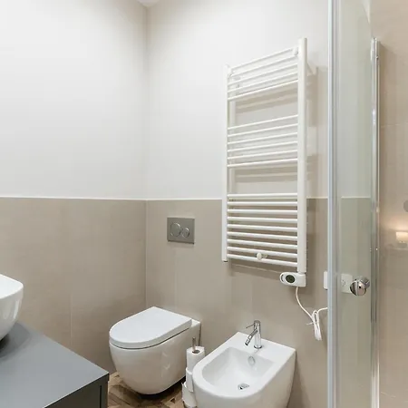 アパート Mica Calefati