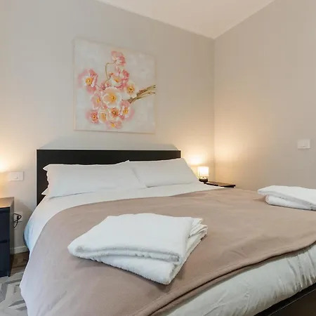 アパート Mica Calefati