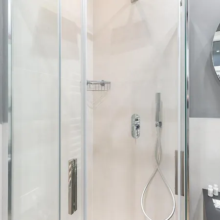 Mica Calefati アパート