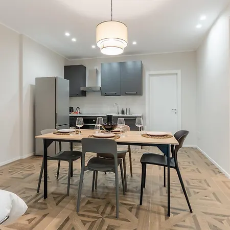 Mica Calefati Lägenhet *